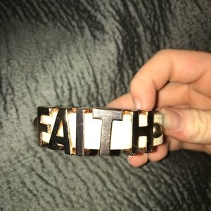 Bracelet